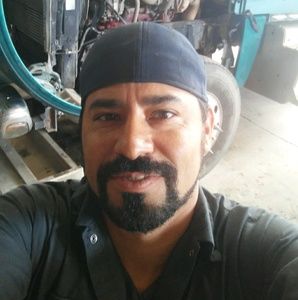 Meet your Posher, Manuel